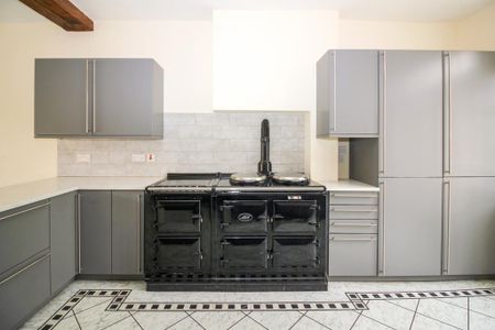 5 bedroom townhouse to rent - Photo 4