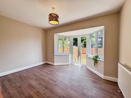 2 bedroom ground floor flat to rent - Photo 2
