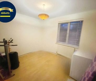 S O U T H W O O D H A M F E R R E... - Photo 1