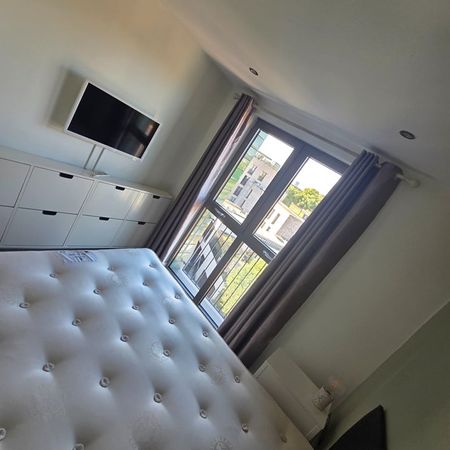 1 Bed Flat, Camden Road, NW1 - Photo 3