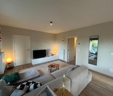Prachtig appartement met 2 slaapkamers en autostaanplaats - Photo 1