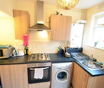 2 Bedroom Mid Terraced House for rent in Park View Avenue - Photo 6
