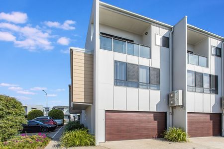 EDEN ON THE LAKE.....3 LEVEL LUXURY! - Photo 5