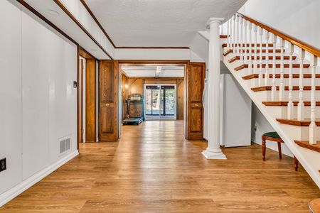For Lease - 22 Salonica Road, Toronto, Ontario - Photo 2