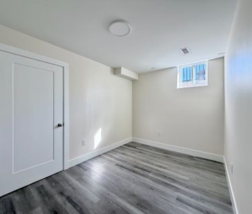 For Lease - 1 Kenneth Ross Bend Unit# Lower, East Gwillimbury, Ontario - Photo 6