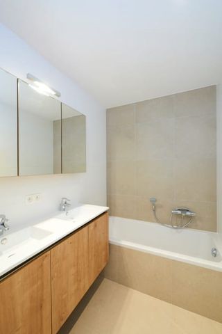 Appartement te huur - foto 3