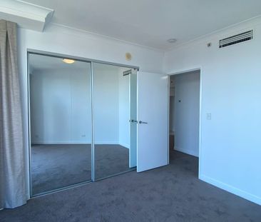 21810/5 Lawson St, Southport, Qld 4215 - Photo 4