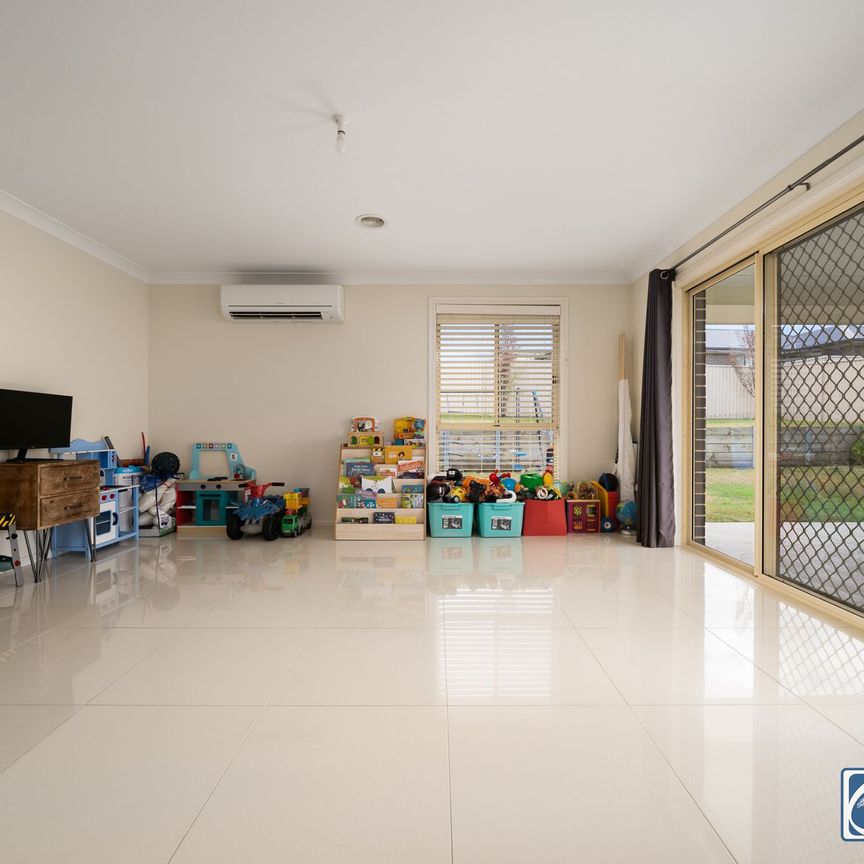 MARSDEN HEIGHTS FAMILY HOME - Photo 1