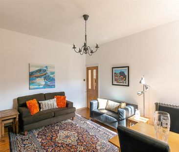 2 bedroom flat to rent - Photo 2