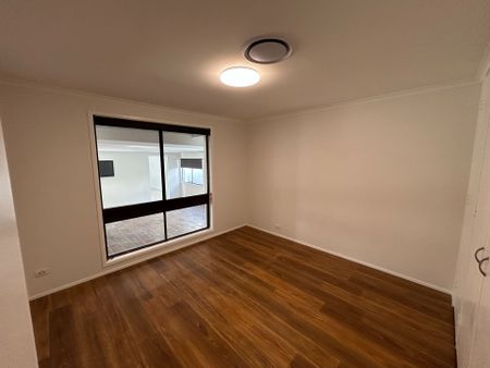 Coastal 4 Bed - 2 Bath, Outdoor Entertaining, Ducted Air - Photo 5