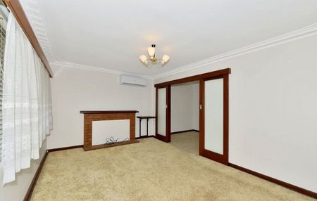 Centrally Located Family Home! - Photo 3