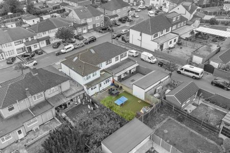Langland Crescent, Stanmore, HA7 - Photo 2