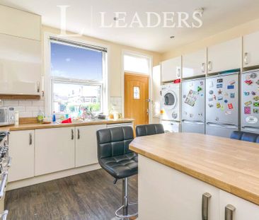 1 bedroom terraced to rent Meanwood Road, Leeds, West Yorkshire, LS6 - Photo 5