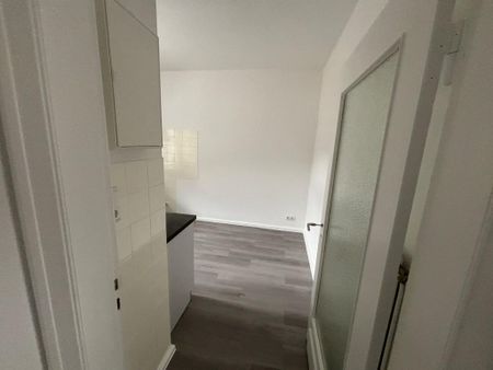 Gemütliche 3- Zimmerwohnung in ruhiger Lage in Lübeck St. Gertrud, komplett saniert - Photo 2