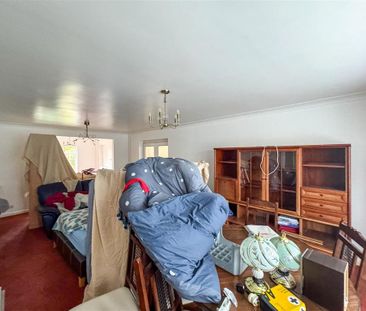 4 bedroom detached bungalow to rent - Photo 3