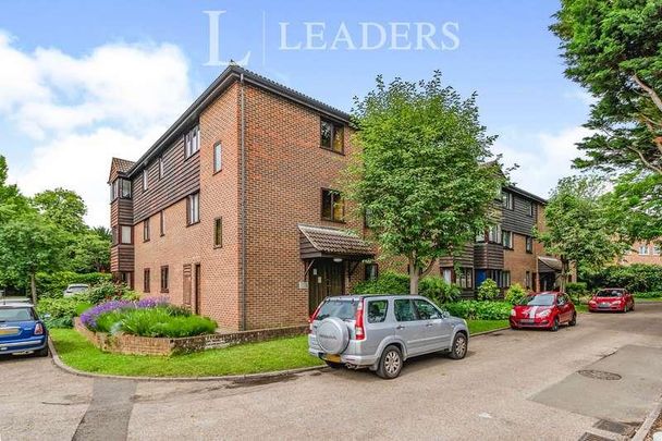 Collingwood Place, Walton-on-thames, KT12 - Photo 1