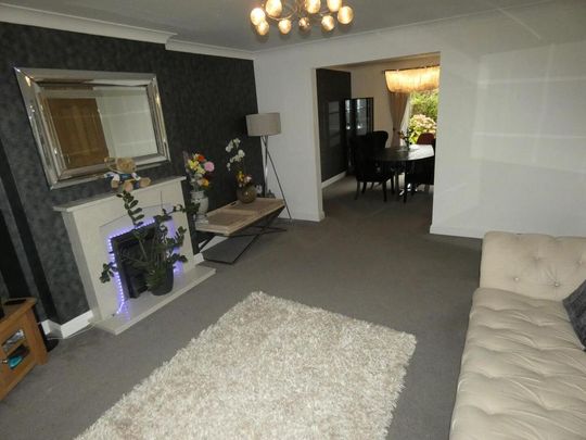 4 bedroom detached house to rent - Photo 1