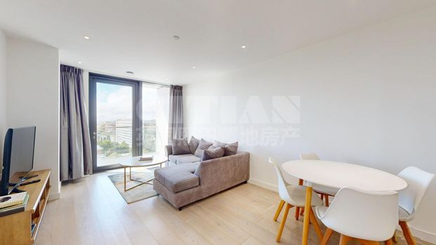 Carriage House, 10 City North Place, London, N4 3FT - Photo 1