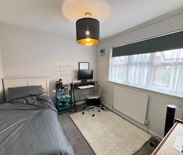 3 bedroom semi-detached house to rent - Photo 4