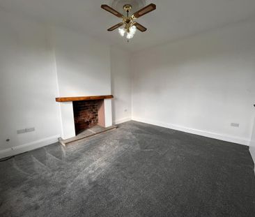 3 bedroom flat to rent - Photo 2