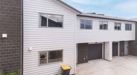 Modern 4 Brm Townhouse - Photo 3