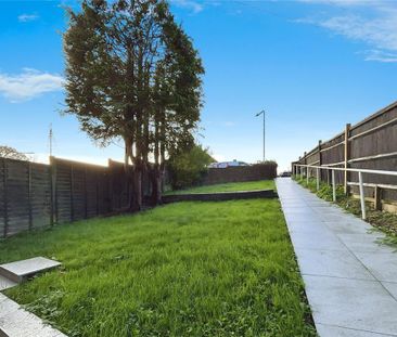 2 bedroom semi-detached house to rent - Photo 2