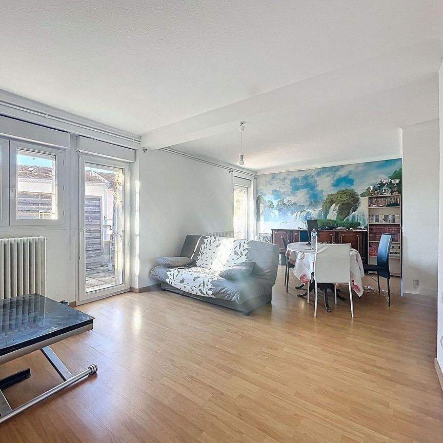 Location Appartement 3 pièces 97m² GUILHERAND GRANGES 07500 - Photo 1