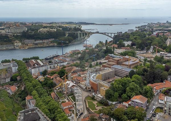 Apartamento T4 em Porto