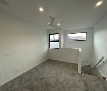 2/31 O'Connor Street, Reservoir VIC 3073 - Photo 2