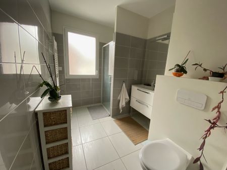 Appartement - 2 pièces - CHAMALIERES (Banque de France) - Photo 4