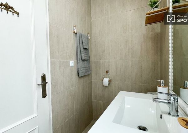 madrid, Community of Madrid 28015