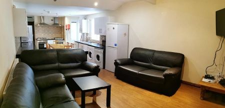 8 bedroom semi-detached house to rent - Photo 5