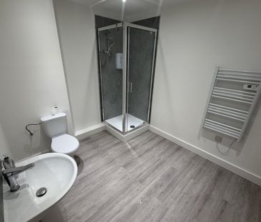 Northampton - Photo 5