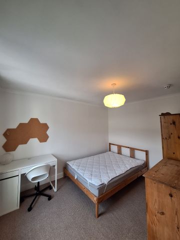 4 bedroom house - Photo 5