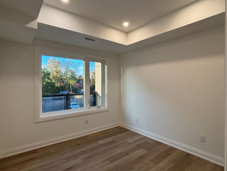 For Lease - 49 Charles Street Unit# 207, Newmarket, Ontario - Photo 2