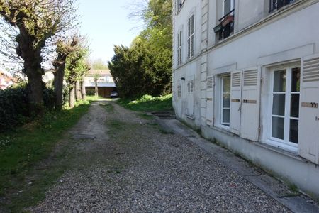 Buc Rue Louis Blériot - STUDIO - 28 m2 en RDJ, - Photo 4