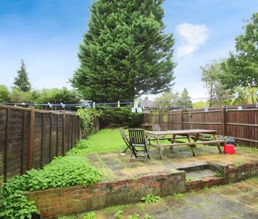 3 bedroom end of terrace house to rent - Photo 3