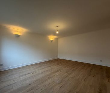 4 Bed Terraced House, Cottingley Drive, LS11 - Photo 1