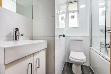 3 bedroom flat to rent - Photo 3