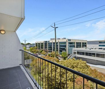 Loft Style Apartment - Photo 6