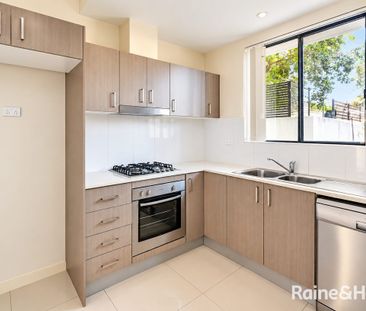 3 Bedroom Apartment In A Great Location! - Photo 5