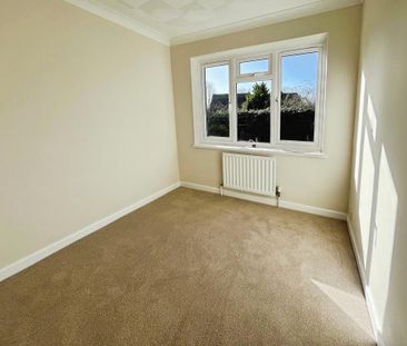 3 bedroom detached bungalow to rent - Photo 3