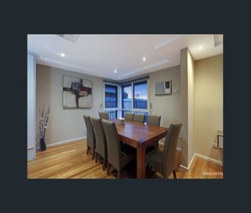 A Perfect Blend of Style, Comfort, & Convenience - Photo 2