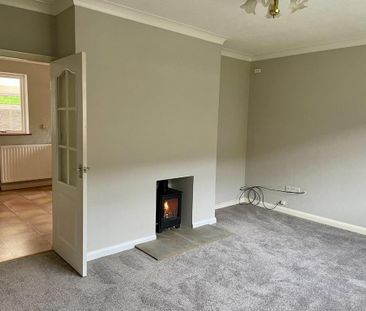 3 bedroom detached bungalow to rent - Photo 1