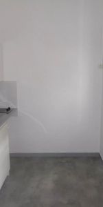 Appartement 1 pièces 18m2 MARSEILLE 6EME 447 euros - Photo 4