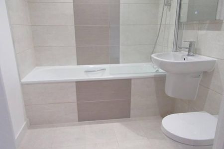 2 bedroom flat to rent - Photo 3