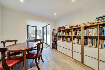 4 bedroom end of terrace house to rent - Photo 3