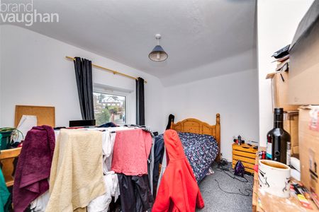 5 bedroom semi-detached house to rent - Photo 3