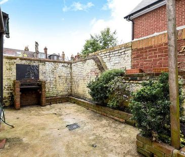 Queens Road, Guildford, GU1 - Photo 1