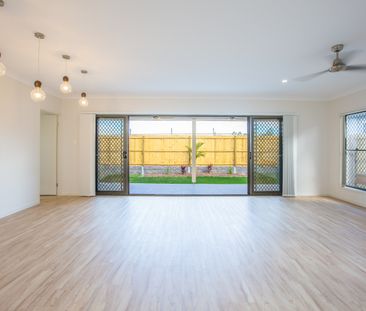 16 Aspen Way, Arundel QLD 4214 - House For Rent | Domain - Photo 1